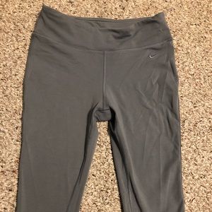 Nike dri fit Capri leggings S
